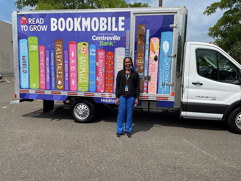 Read to Grow Bookmobile Visit